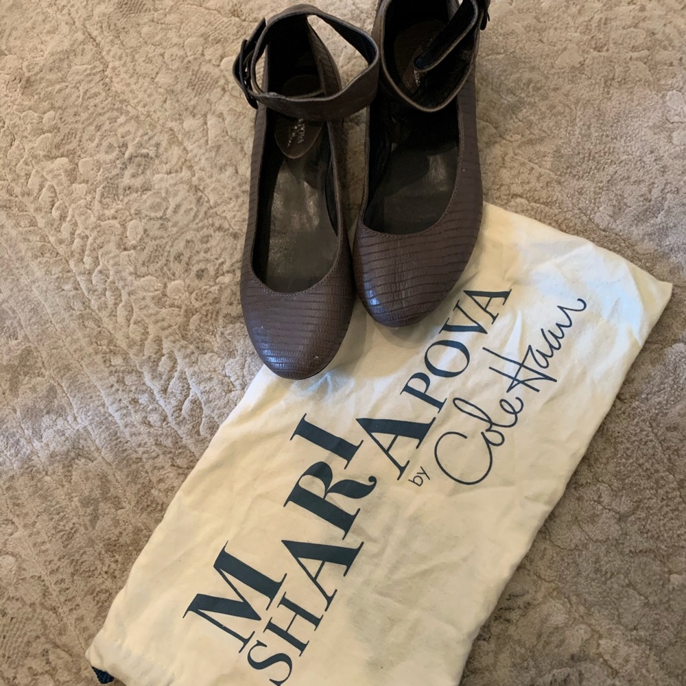 Cole Hann Gray flats